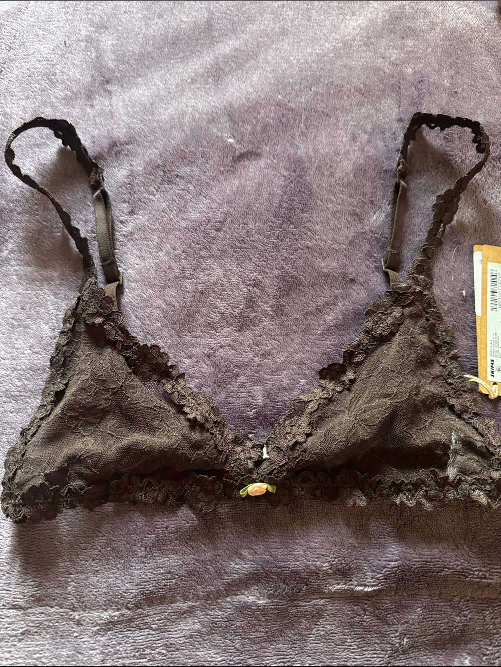SKIMS Lace Triangle Bralette in Espresso - Picture 1 of 3